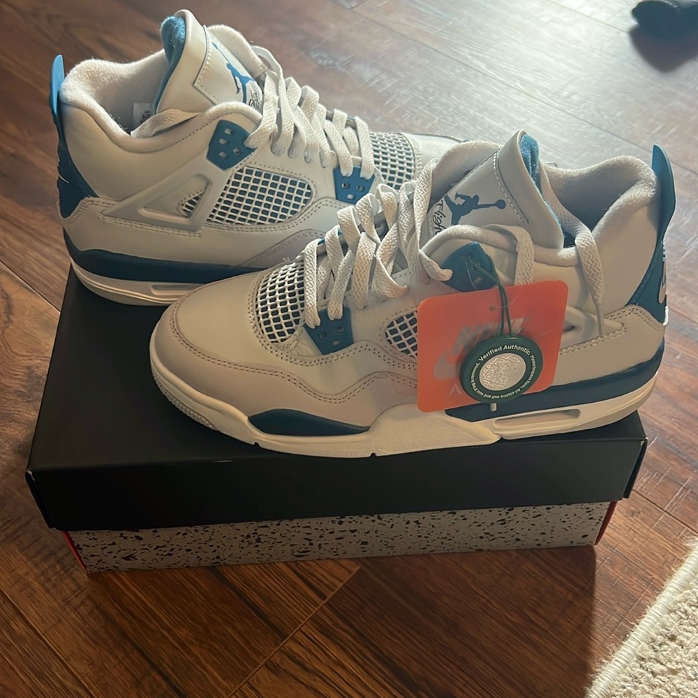 Jordan 4 Retro 4 Military Blue